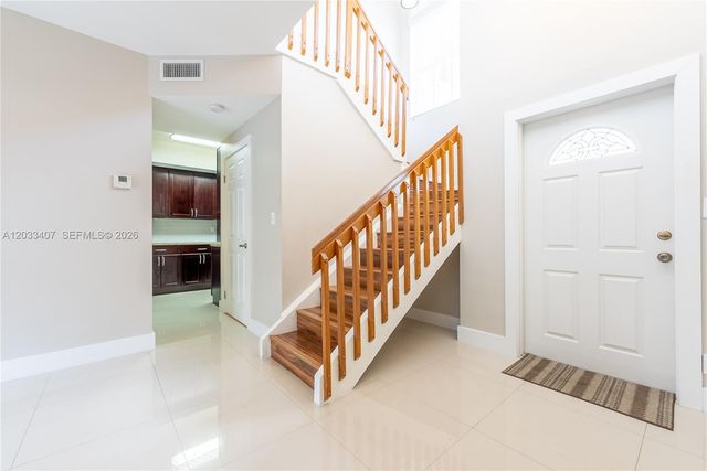 19160 NW 82nd Cir Court 31L, Hialeah, FL 33015
