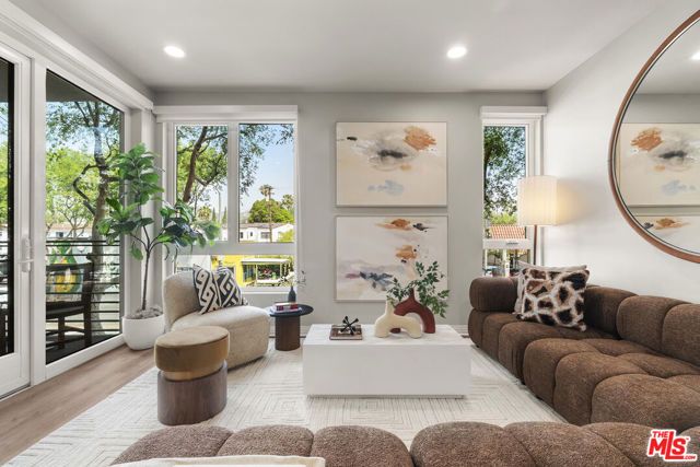 7428 Santa Monica Boulevard 304, West Hollywood, CA 90046