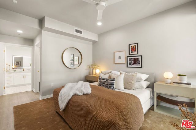 7428 Santa Monica Boulevard 304, West Hollywood, CA 90046