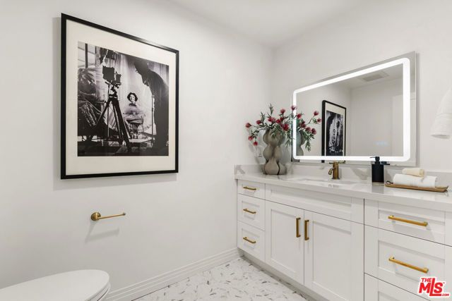 7428 Santa Monica Boulevard 304, West Hollywood, CA 90046