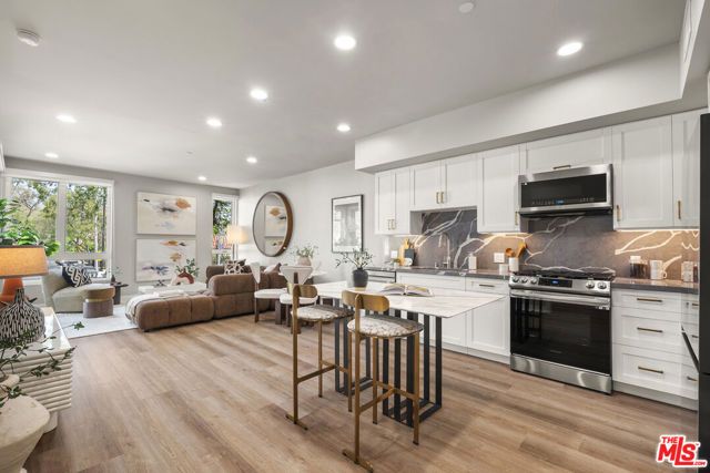 7428 Santa Monica Boulevard 304, West Hollywood, CA 90046
