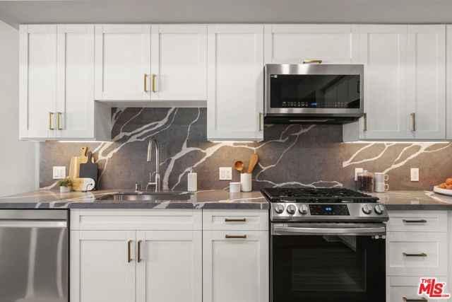 7428 Santa Monica Boulevard 304, West Hollywood, CA 90046