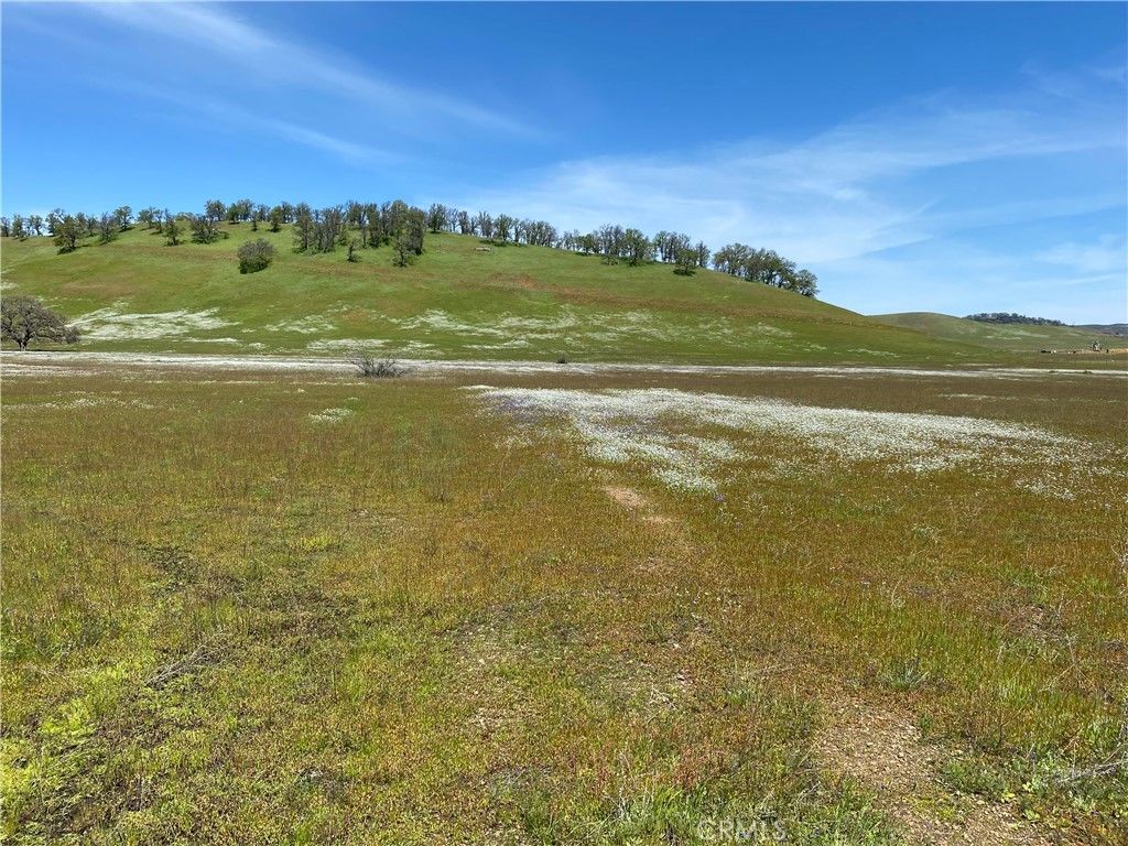 Image 1 of property listing at 2730 Smith Lane, Clearlake, CA 95422