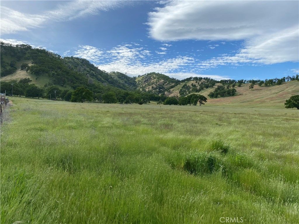 Image 7 of property listing at 2730 Smith Lane, Clearlake, CA 95422