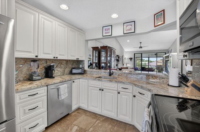 7701 Glendevon Lane 1907, Delray Beach, FL 33446