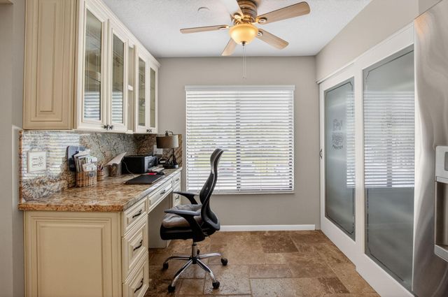 7701 Glendevon Lane 1907, Delray Beach, FL 33446