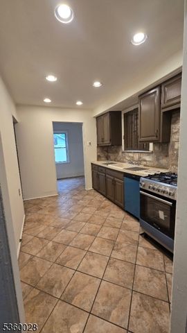 152 Ivy St, Newark City, NJ 07106