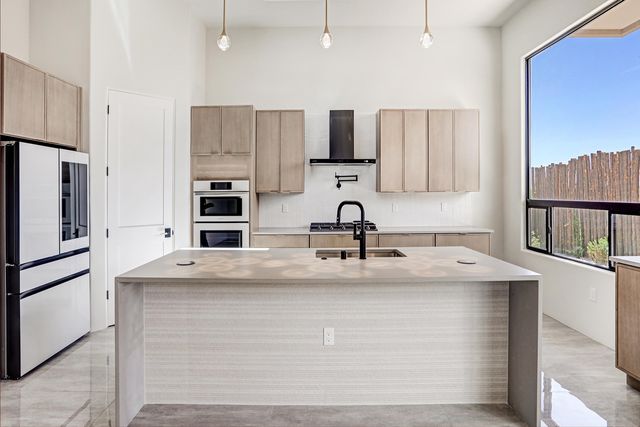 922 Nicholas Court, Bernalillo, NM 87004