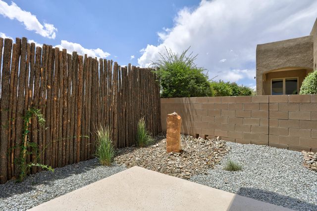922 Nicholas Court, Bernalillo, NM 87004
