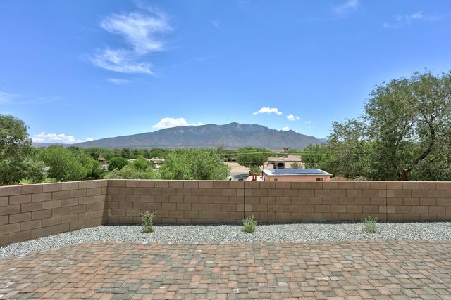 922 Nicholas Court, Bernalillo, NM 87004