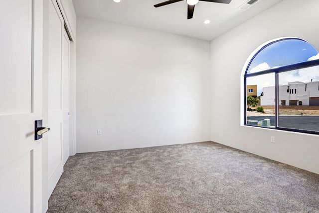 922 Nicholas Court, Bernalillo, NM 87004