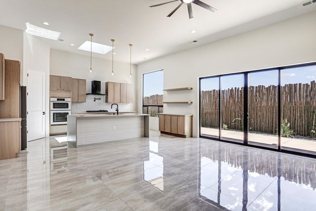 922 Nicholas Court, Bernalillo, NM 87004