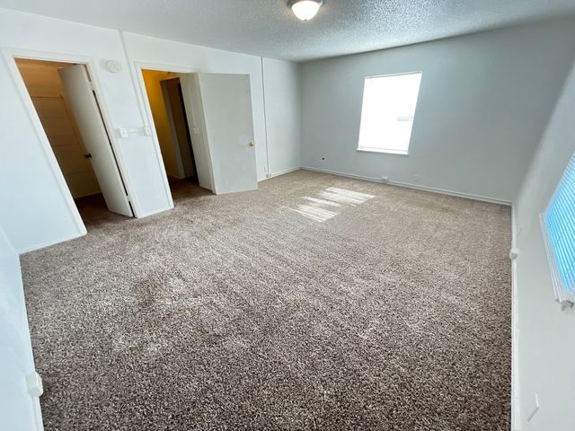 923 N 9TH Street, Midlothian, TX 76065