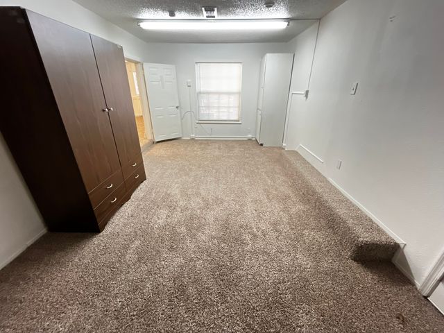 923 N 9TH Street, Midlothian, TX 76065