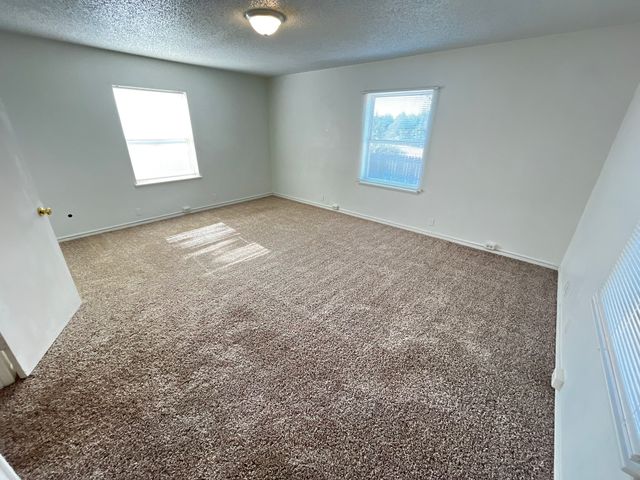 923 N 9TH Street, Midlothian, TX 76065