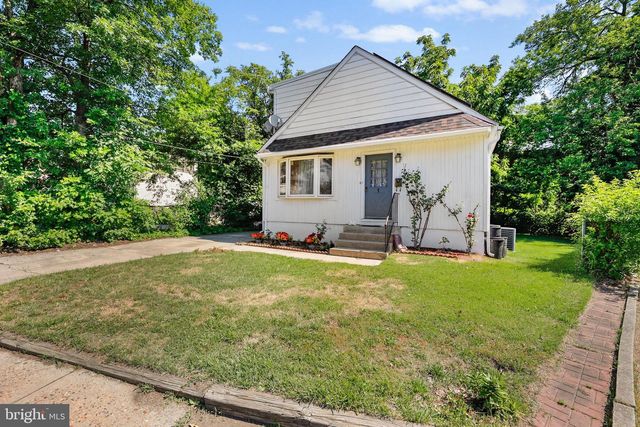 1 PAGE AVE, Barrington, NJ 08007