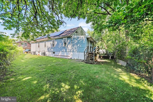 1 PAGE AVE, Barrington, NJ 08007