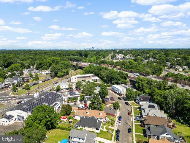 1 PAGE AVE, Barrington, NJ 08007