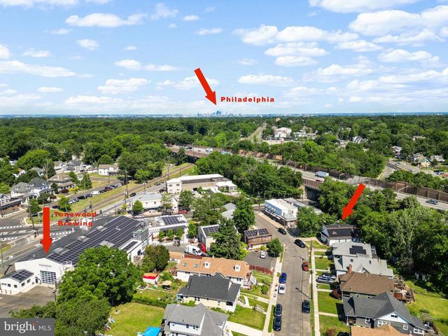 1 PAGE AVE, Barrington, NJ 08007