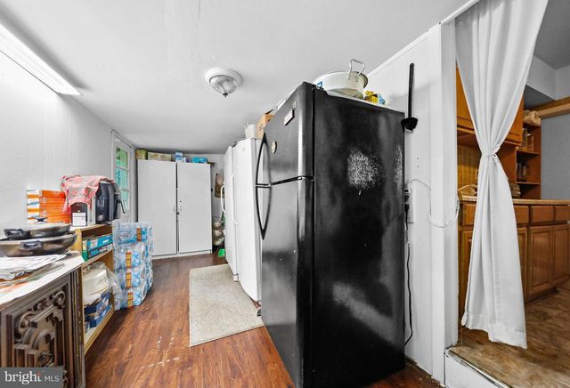 1 PAGE AVE, Barrington, NJ 08007