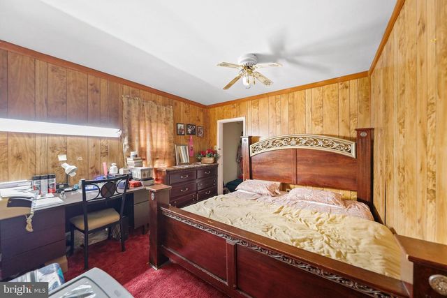 1 PAGE AVE, Barrington, NJ 08007