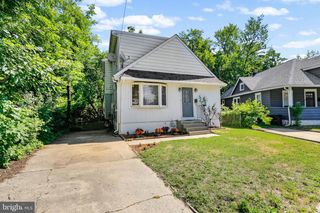 1 PAGE AVE, Barrington, NJ 08007