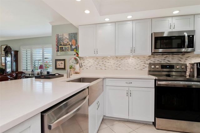 9450 HARBOR GREENS WAY 308, Seminole, FL 33776