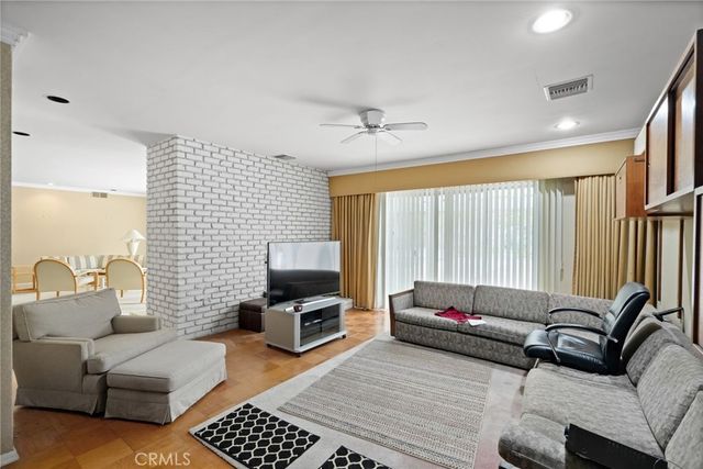 4300 Vanalden Avenue, Tarzana, CA 91356
