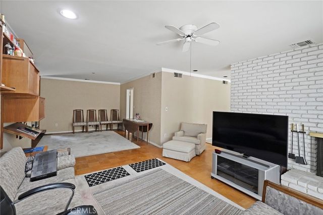 4300 Vanalden Avenue, Tarzana, CA 91356