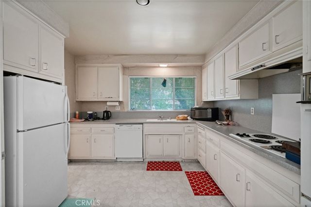 4300 Vanalden Avenue, Tarzana, CA 91356