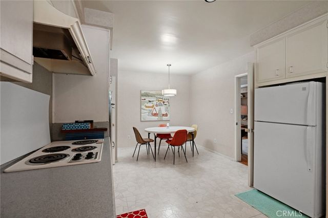 4300 Vanalden Avenue, Tarzana, CA 91356