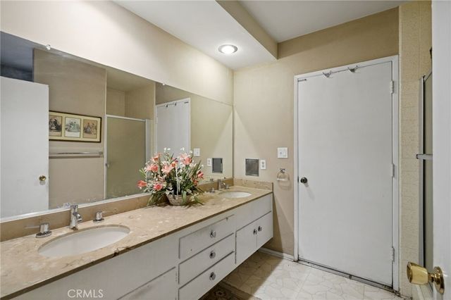 4300 Vanalden Avenue, Tarzana, CA 91356