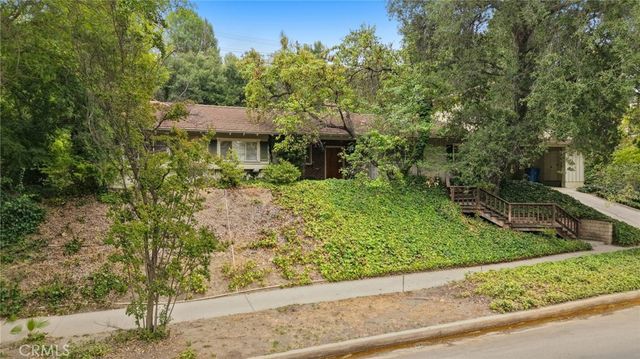 4300 Vanalden Avenue, Tarzana, CA 91356