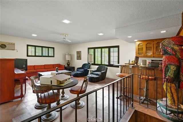 4300 Vanalden Avenue, Tarzana, CA 91356