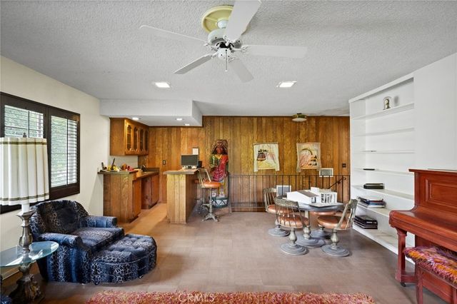 4300 Vanalden Avenue, Tarzana, CA 91356