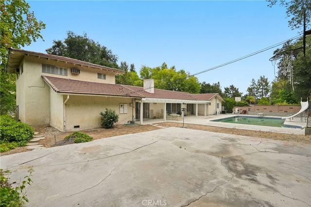 4300 Vanalden Avenue, Tarzana, CA 91356