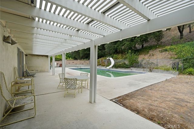 4300 Vanalden Avenue, Tarzana, CA 91356