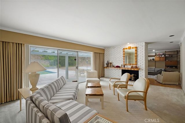 4300 Vanalden Avenue, Tarzana, CA 91356