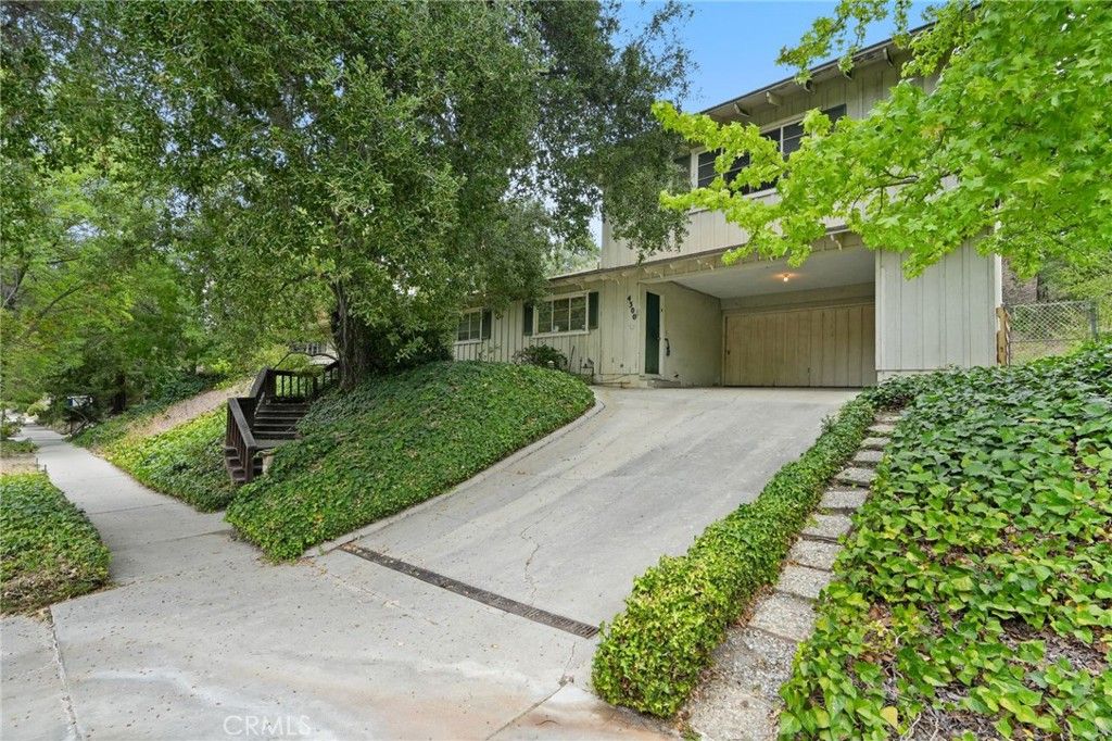 4300 Vanalden Avenue, Tarzana, CA 91356