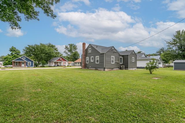 1321 N OLIVE ST, Mexico, MO 65265