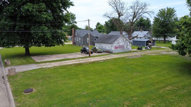 1321 N OLIVE ST, Mexico, MO 65265