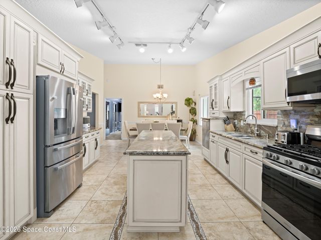 2582 Empire Avenue E, Melbourne, FL 32934