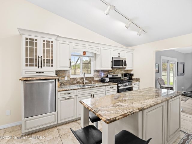 2582 Empire Avenue E, Melbourne, FL 32934