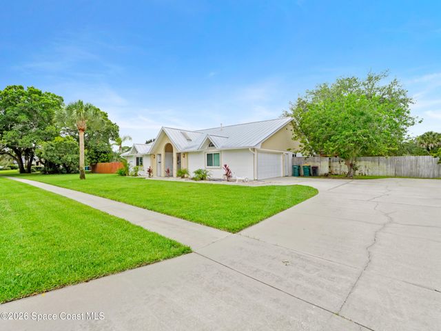 2582 Empire Avenue E, Melbourne, FL 32934