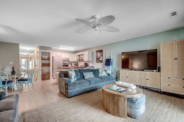 1860 Auburn Ln Apt 19D, Surfside Beach, SC 29575