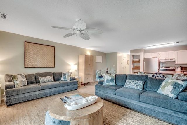 1860 Auburn Ln Apt 19D, Surfside Beach, SC 29575
