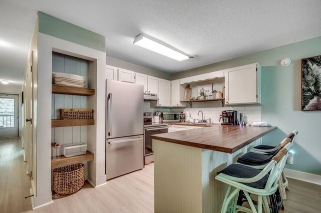 1860 Auburn Ln Apt 19D, Surfside Beach, SC 29575