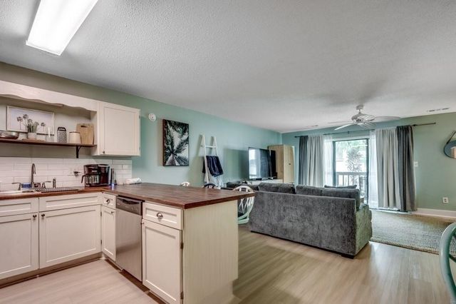 1860 Auburn Ln Apt 19D, Surfside Beach, SC 29575