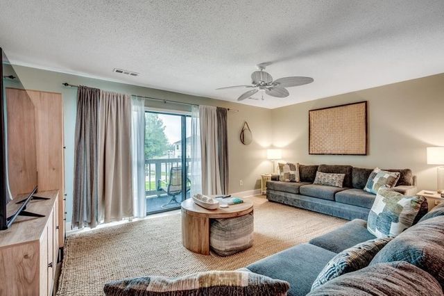 1860 Auburn Ln Apt 19D, Surfside Beach, SC 29575