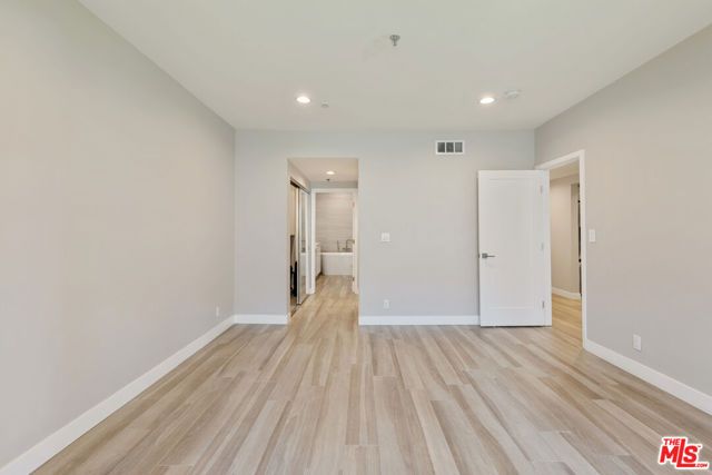 9249 Burton Way 404, Beverly Hills, CA 90210